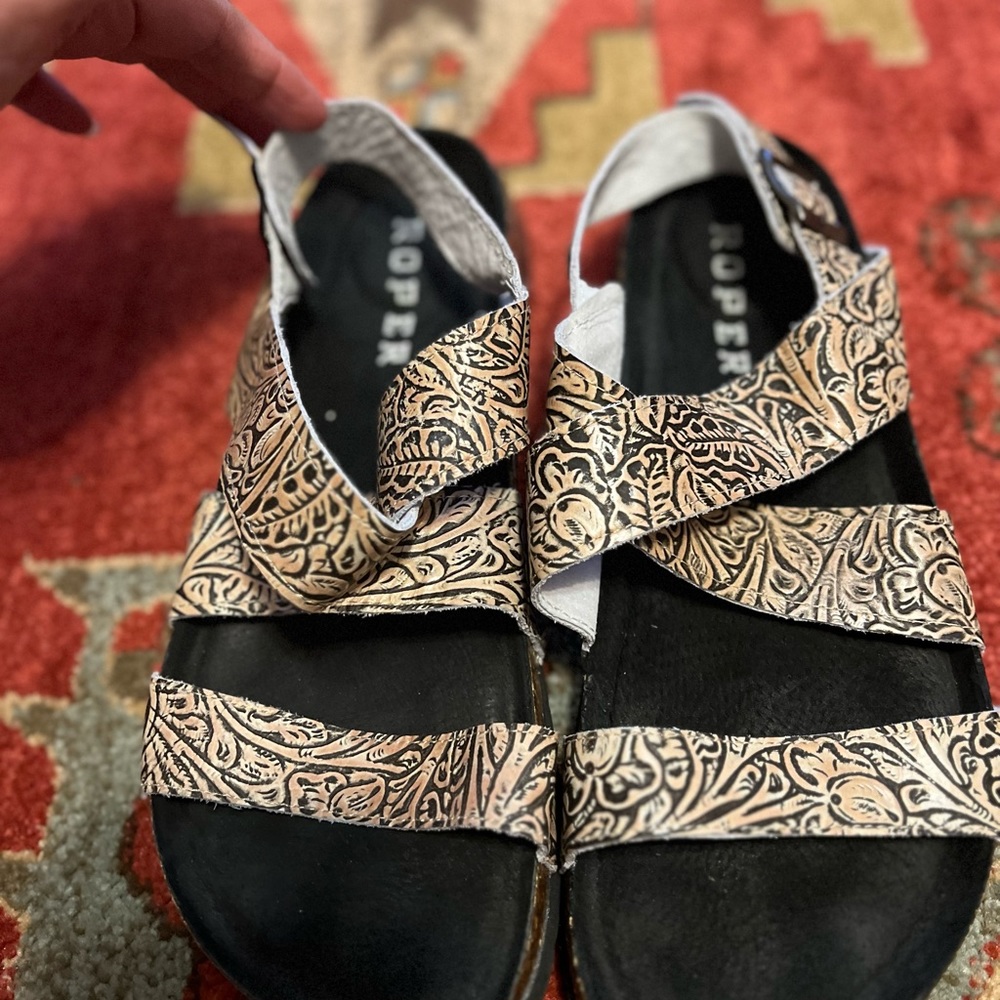 Roper Cream Floral-Tooled Leather Sandals